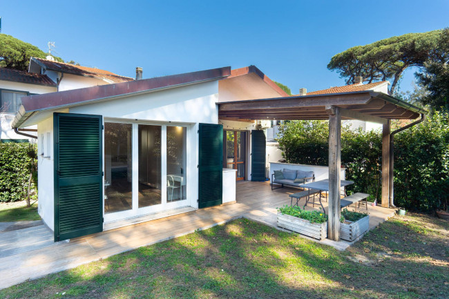 Bifamiliare in Vendita a Pisa