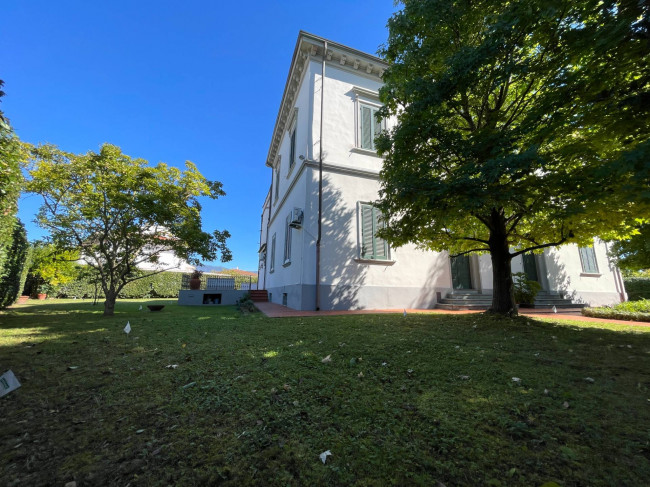 Villa in Vendita a Pisa