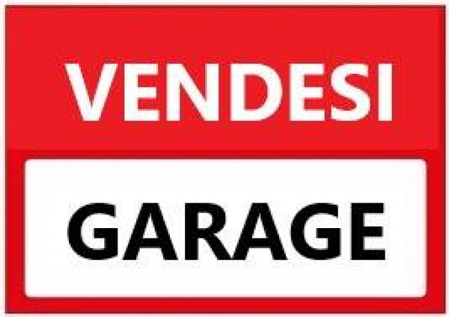 Box o garage in Vendita a Scandicci