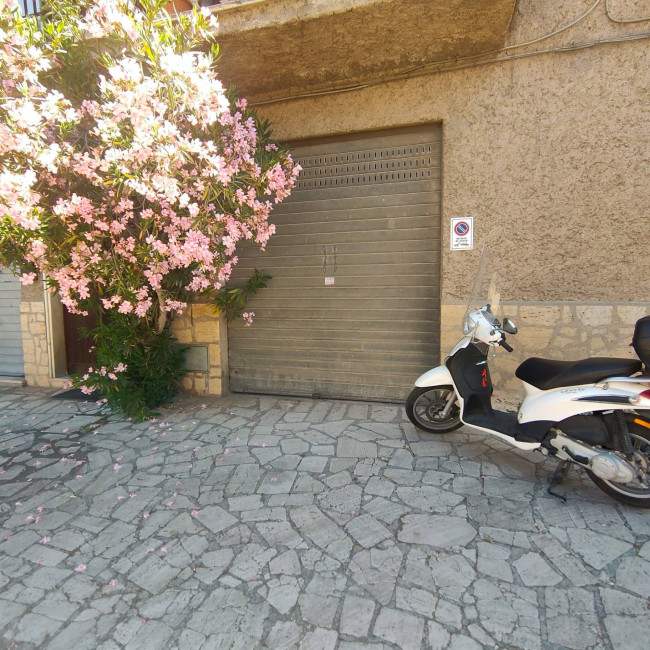 Garage/Box/Posto auto in vendita a Marcellina (RM)