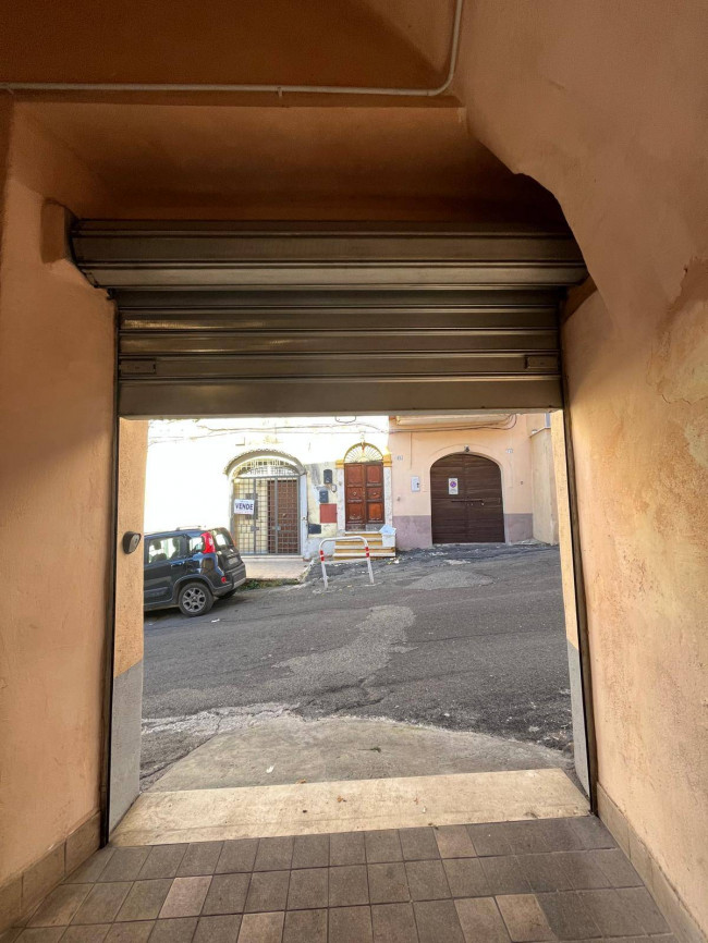 Garage/Box/Posto auto in vendita a Palombara Sabina (RM)