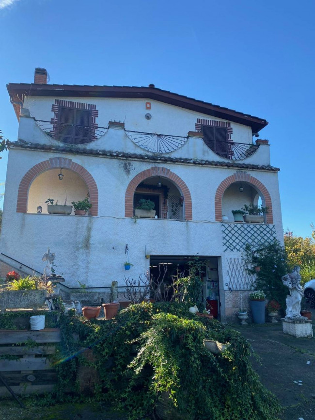 Villa in vendita a Palombara Sabina (RM)