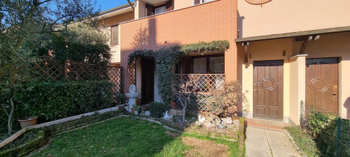 Villa a schiera in Vendita a Roncello