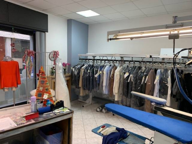 Attività commerciale in vendita a Osio Sotto