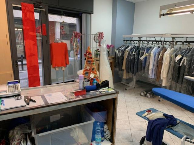 Locale commerciale in vendita a Osio Sotto