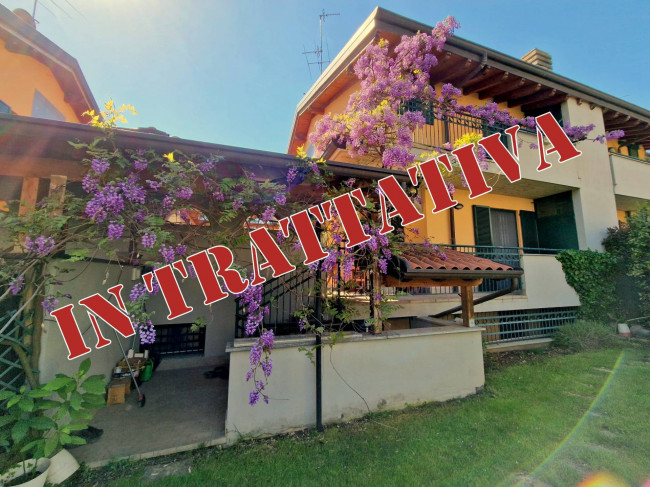 Villa Bifamiliare in vendita a Cornate d'Adda