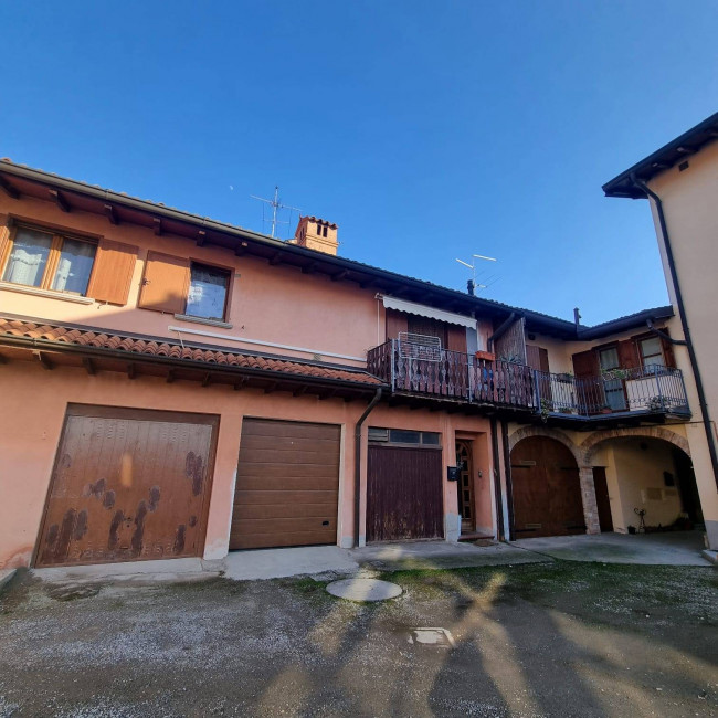 Casa Semindipendente in vendita a Bonate Sotto