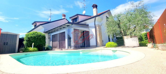 Villa di testa in vendita a Filago