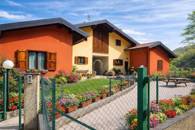  на продажа в Costa Valle Imagna