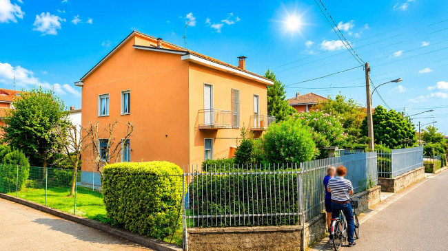  на продажа в Capriate San Gervasio