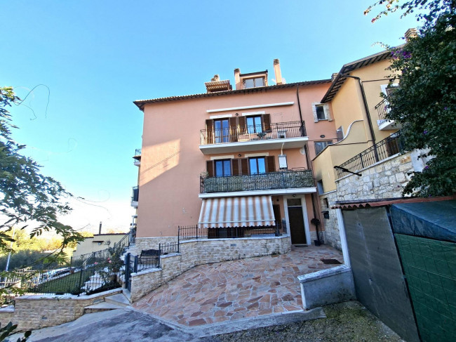 APPARTAMENTO CON MANSARDA in Vendita a Ascoli Piceno