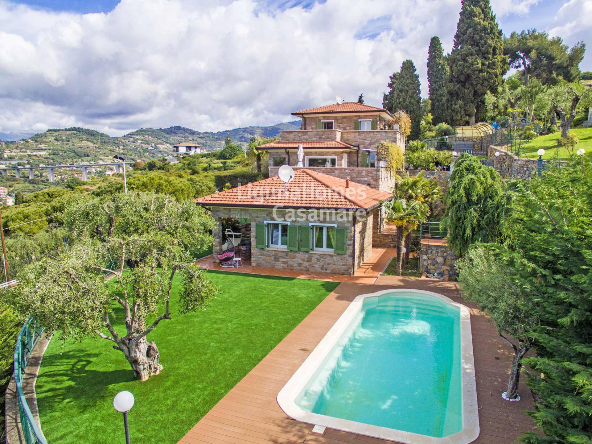Villa in vendita a Bordighera (IM)