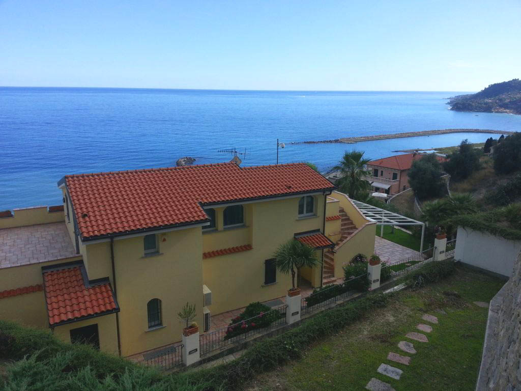 Villa for sale in Ospedaletti