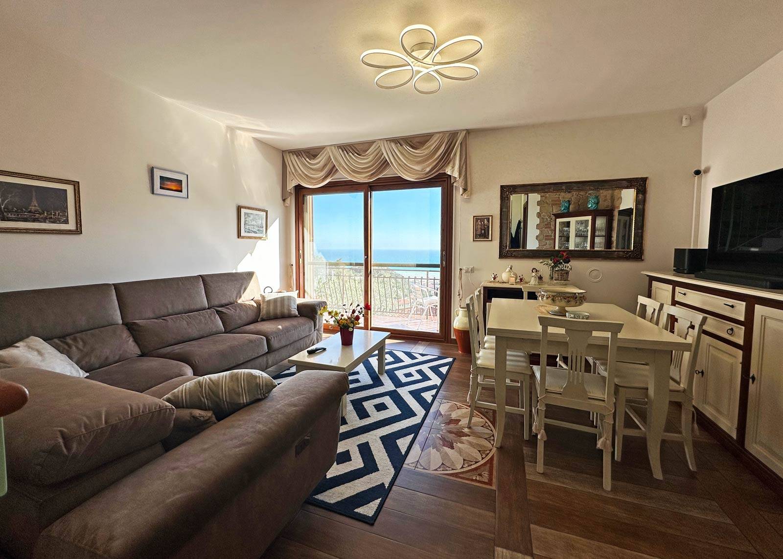 Bordighera exceptional top floor villa appartment with beautiful sea view