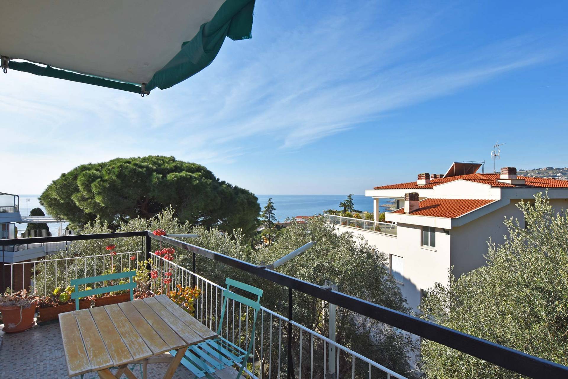 Interesting two bedroom apartment for sale in San Remo, located in one of the most desirable areas of the town, close to the sandy beaches