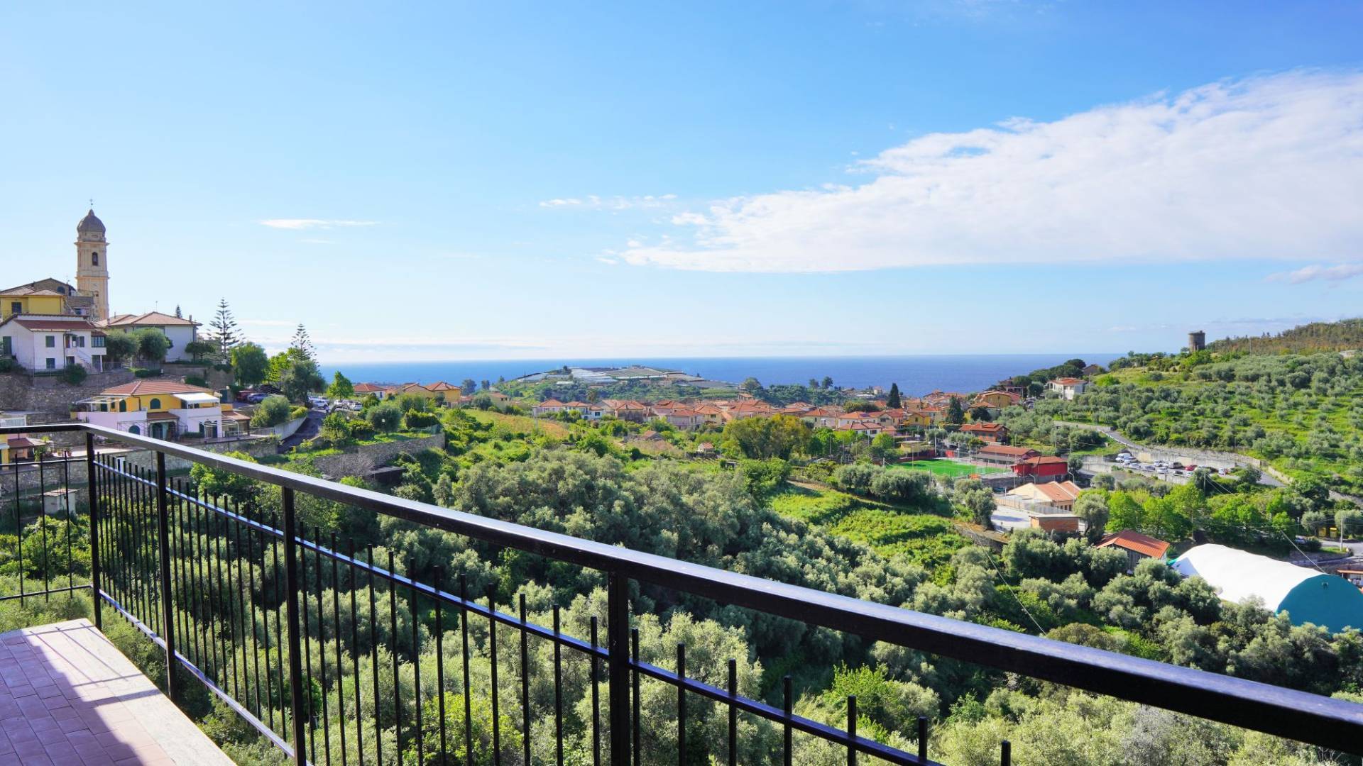 Beautiful three room apartment with a view for sale in Pompeiana