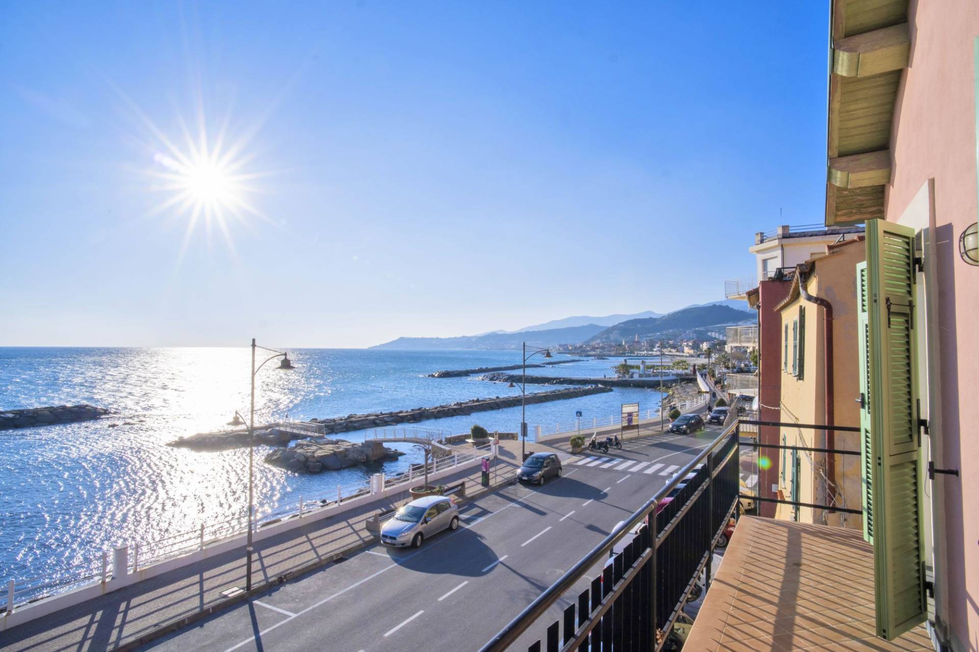 Wonderful seafront townhouse for sale in Santo Stefano al Mare