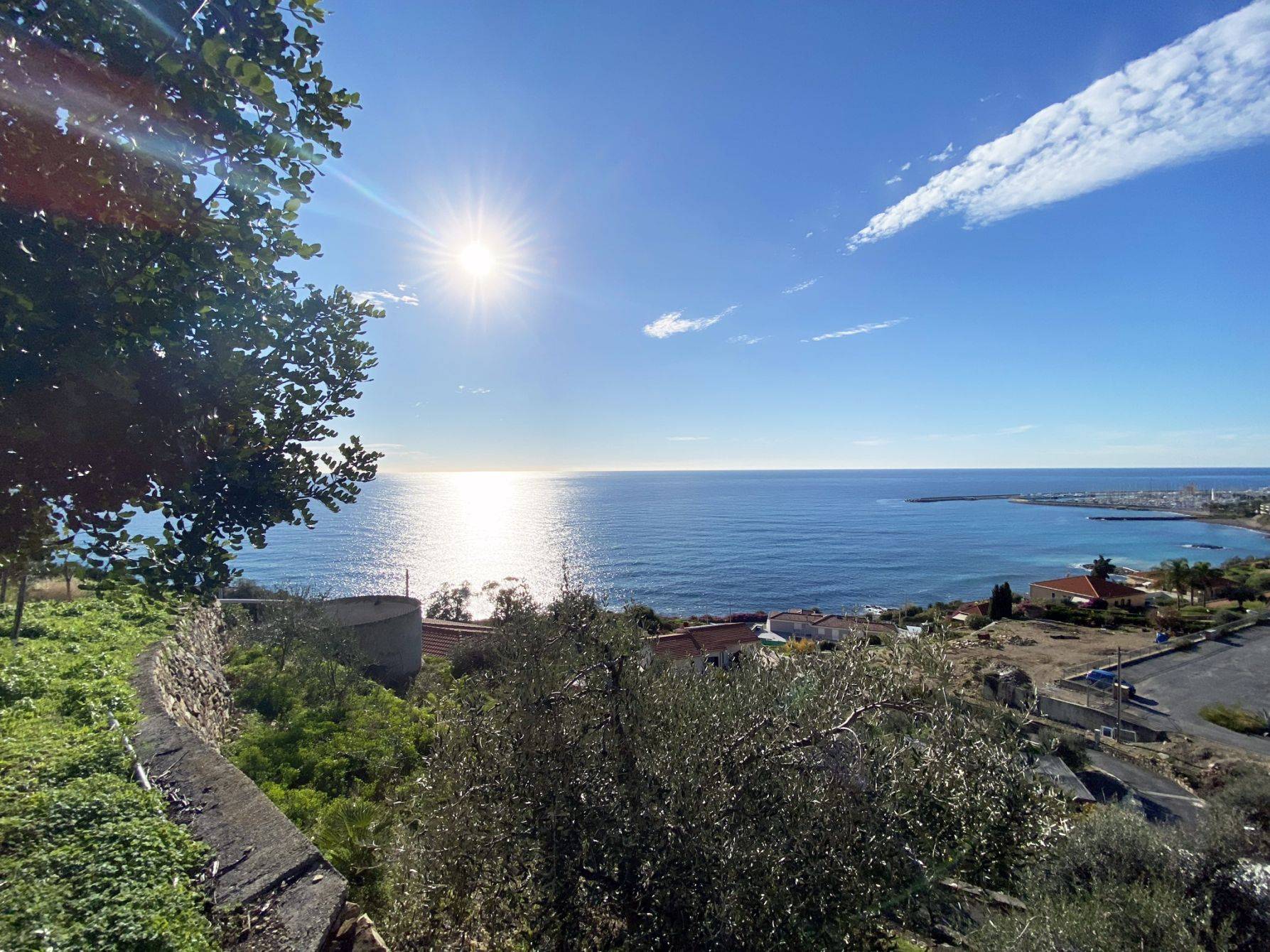 Land plot for sale with outstanding sea view in Cipressa