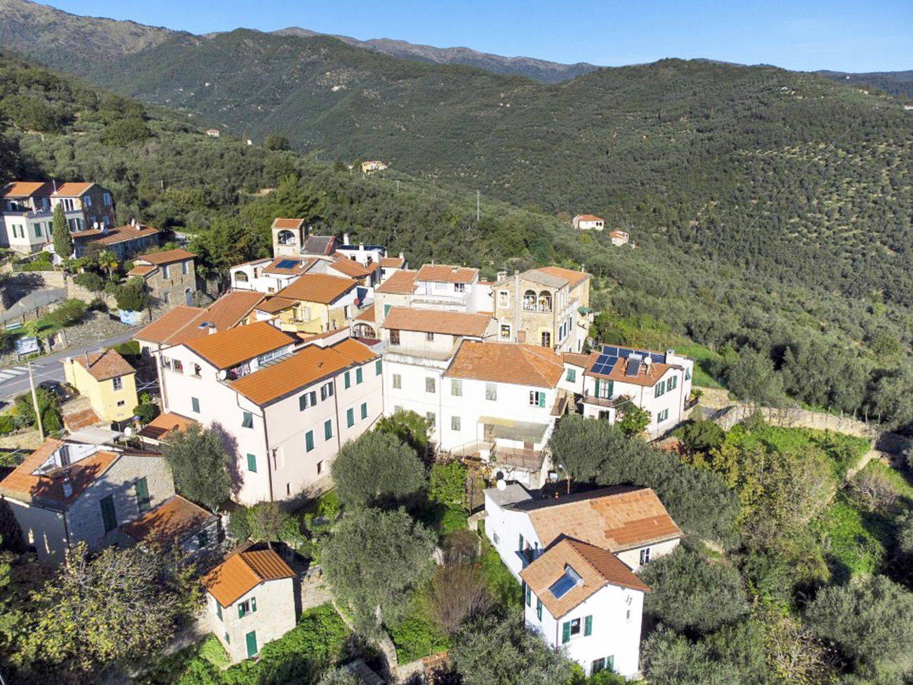 Charming historical property to renovate for sale in Dolcedo, Bellissimi