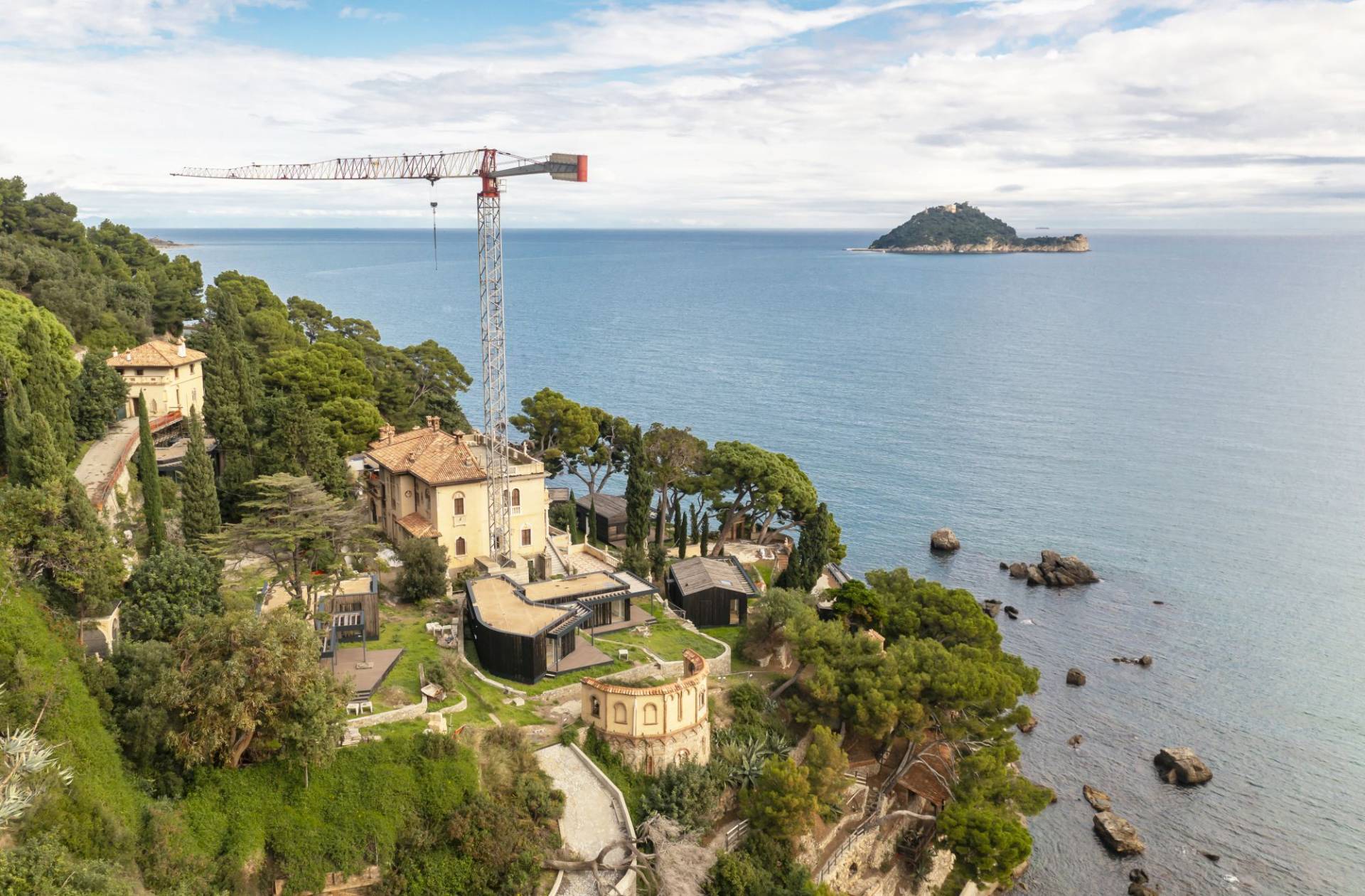 Villa Brunati: an exclusive pieds dan l’eau villa for sale in Alassio, Liguria