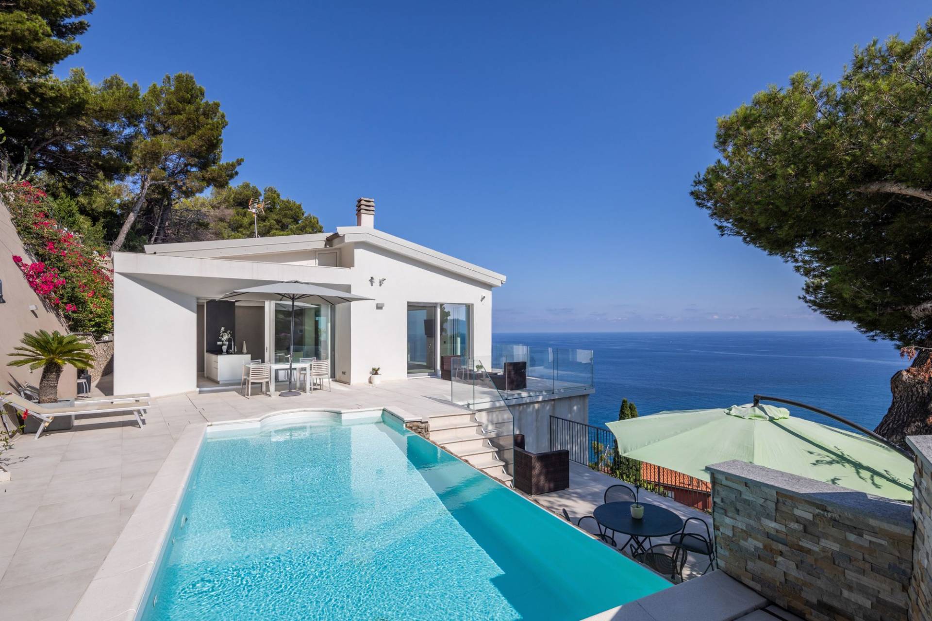 Wonderful contemporary villa for sale in Andora with spectacular sea view