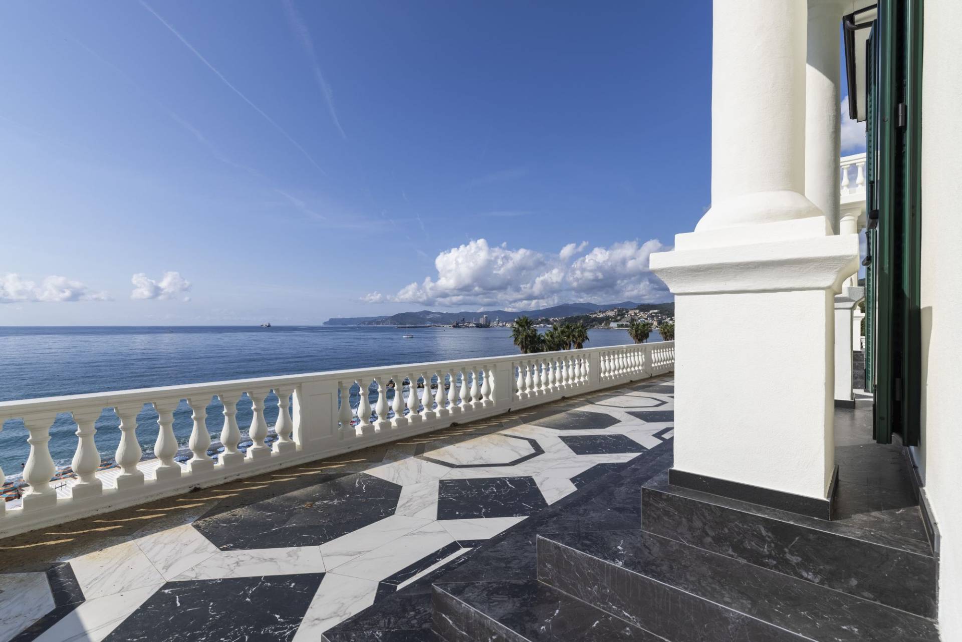 Luxury seafront villa for sale in Albisola