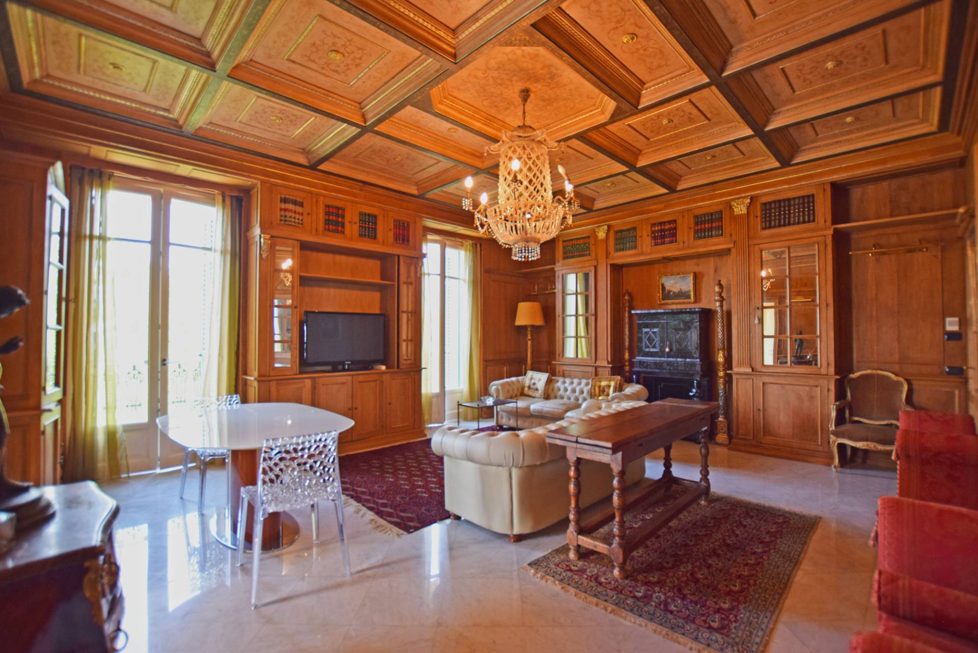 Apartment for sale in the historic “Regina del Mare” in Ospedaletti