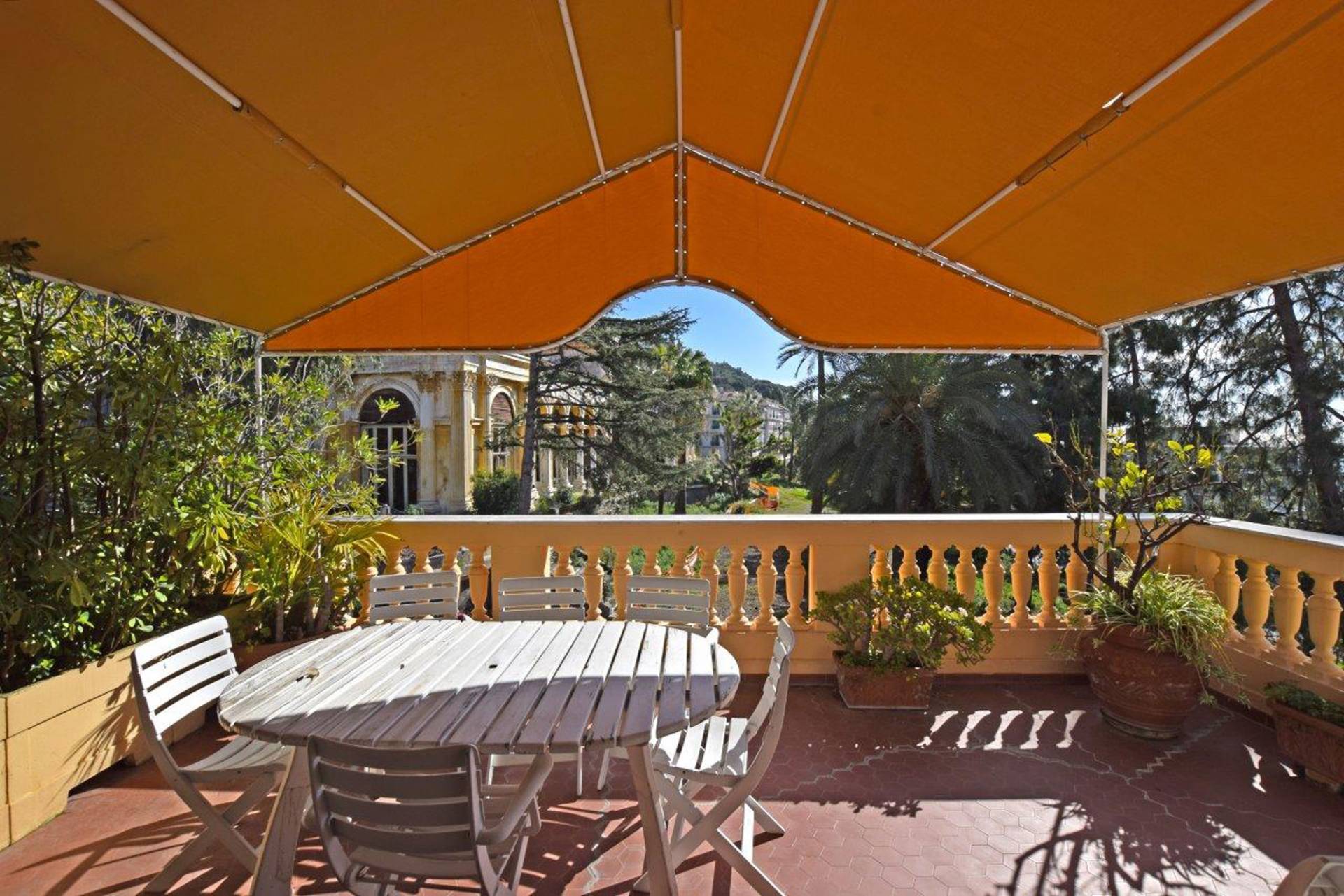 Two bedroom apartment for sale in Ospedaletti