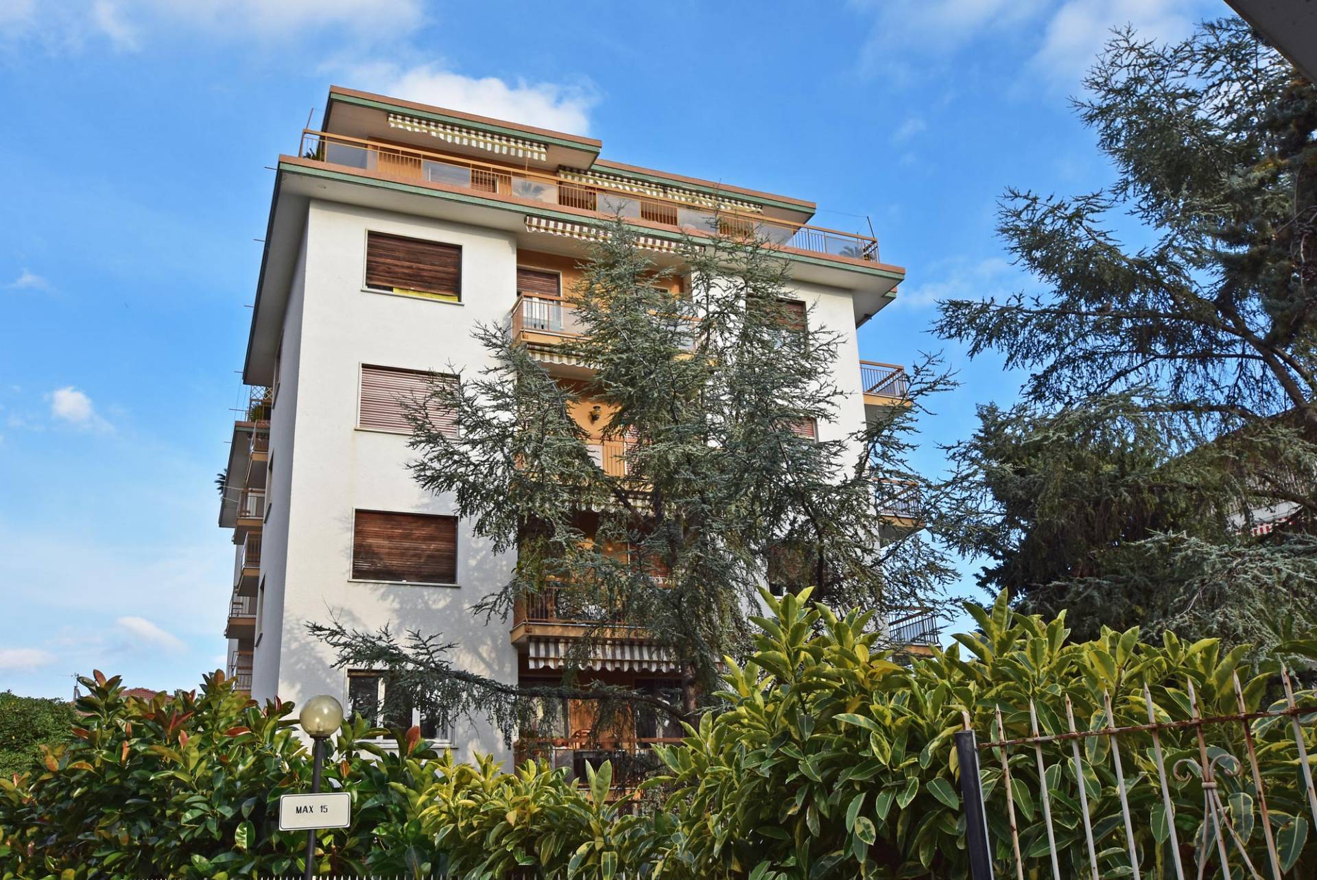Central three bedroom apartment for sale in San Remo