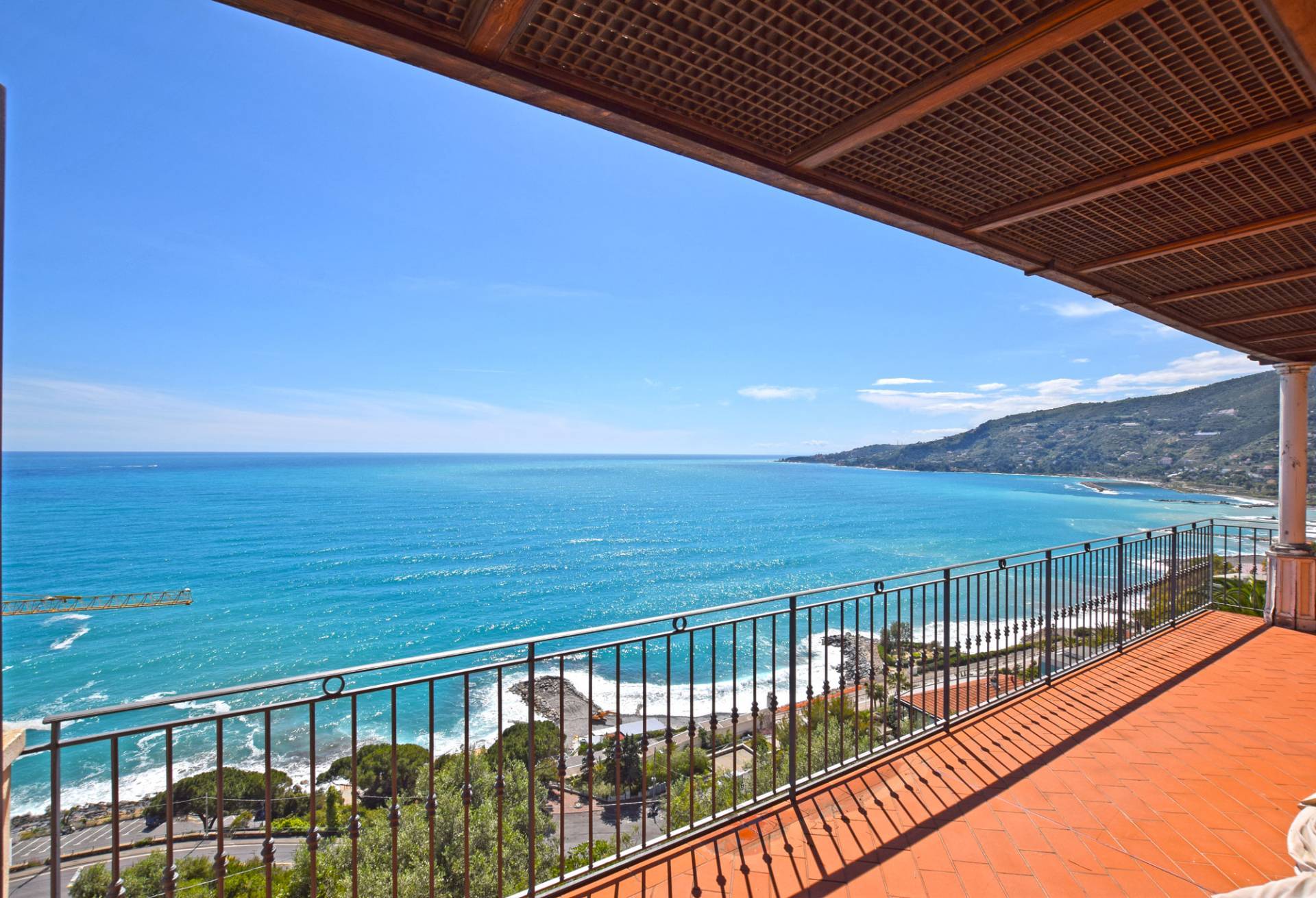 Apartment for sale in Ospedaletti – Liguria – with large terrace and super panoramic seaview