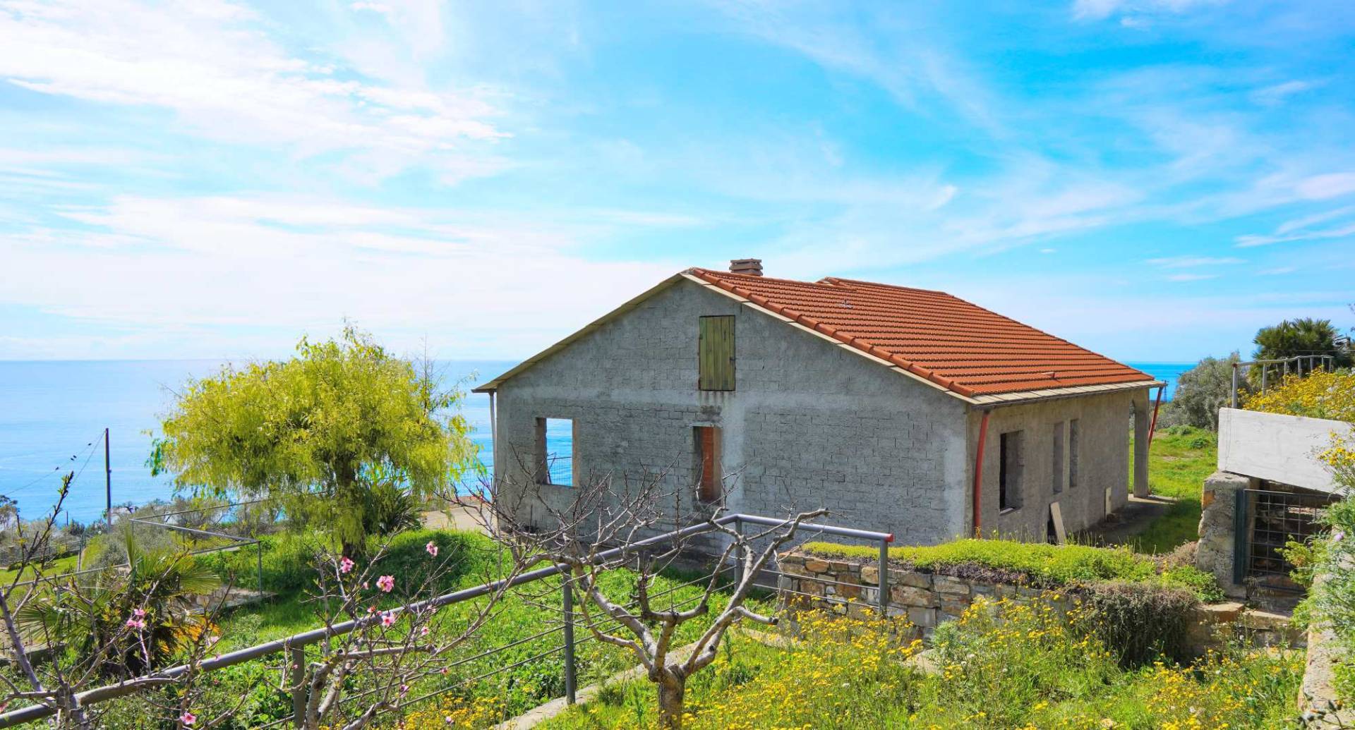 Villa for sale in Cipressa to be completed, with stunning sea views and a large private garden