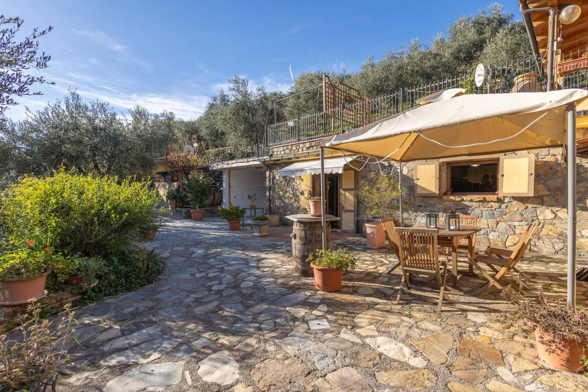 Apartment in villa for sale in Castellaro