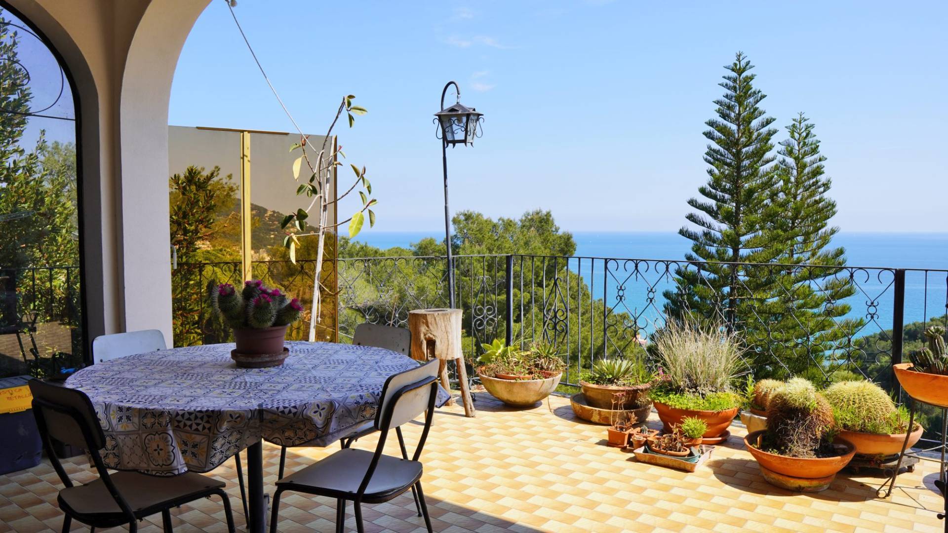 Villa with wonderful sea view for sale in Andora
