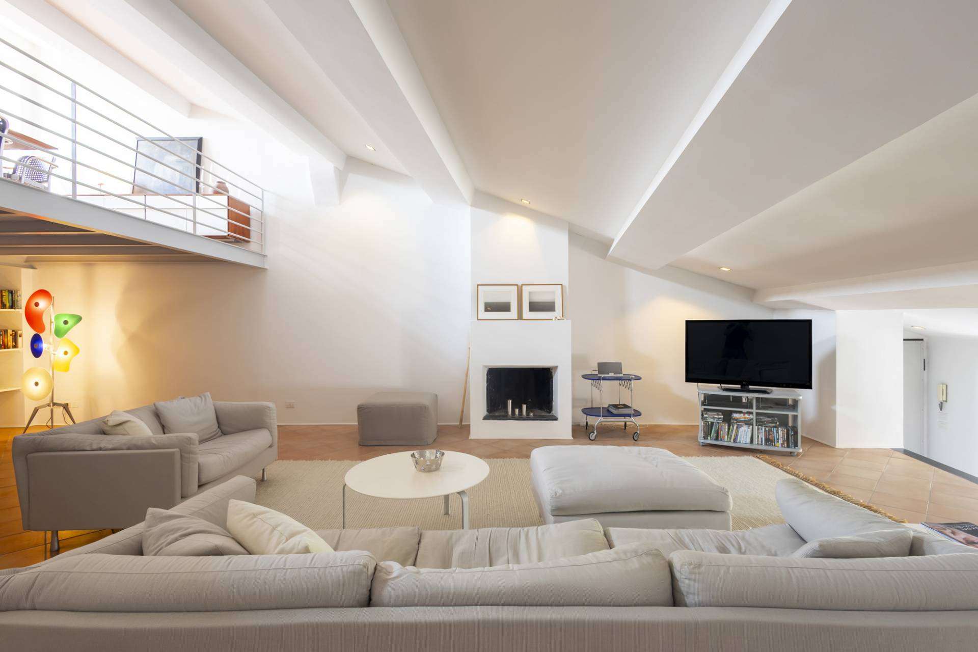 Bordighera Alta prestigious penthouse for sale with panoramic terrace and sea view