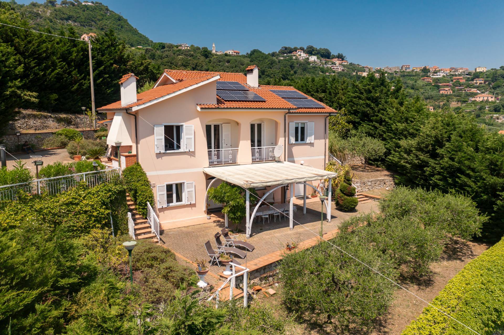 Villa with panoramic sea view for sale in Noli