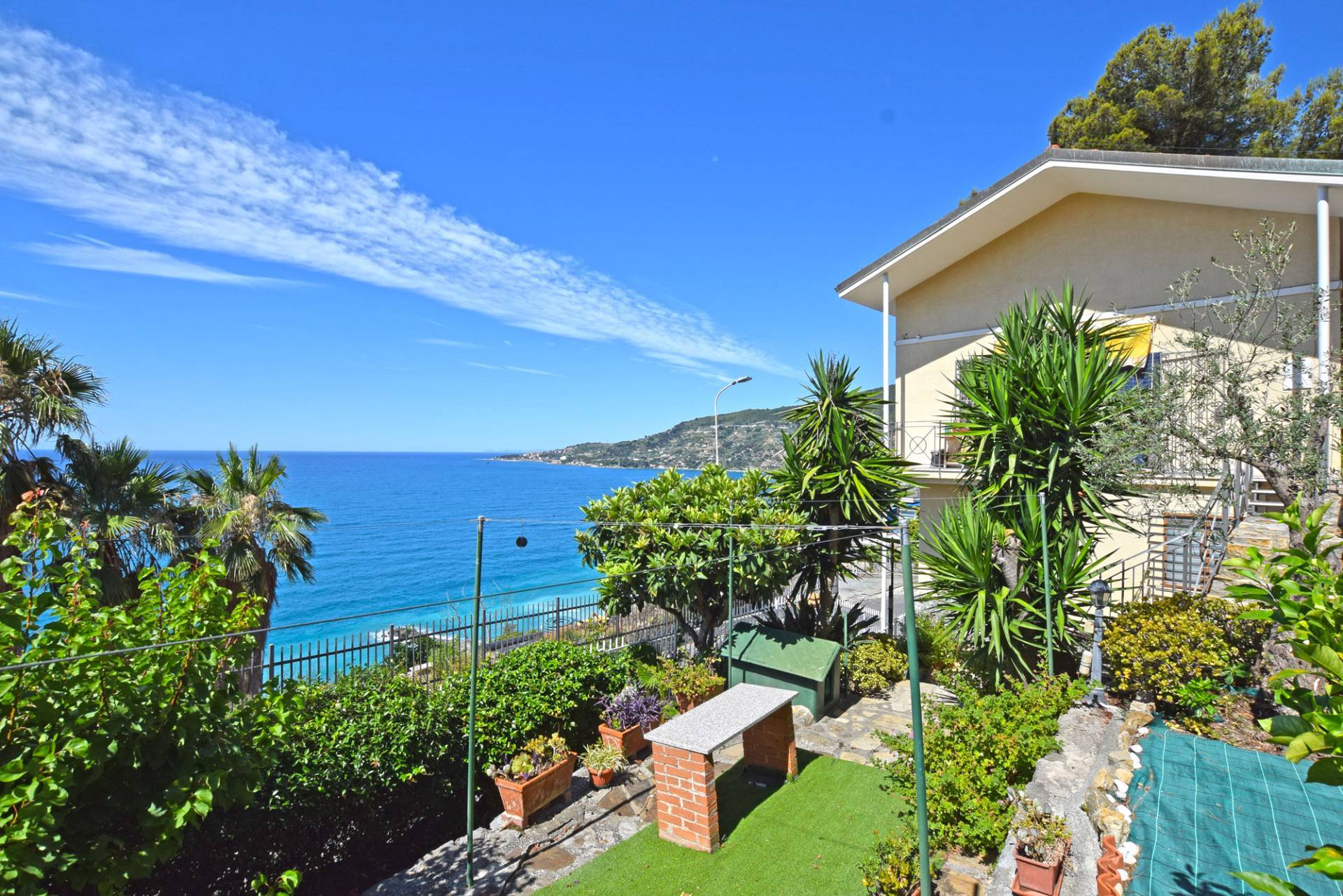 Villa for sale in Ospedaletti