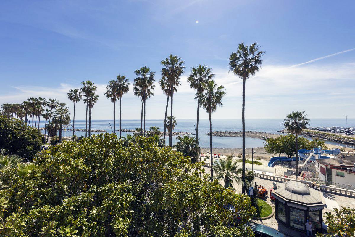Large seafront apartment with terrace and balcony for sale in Imperia