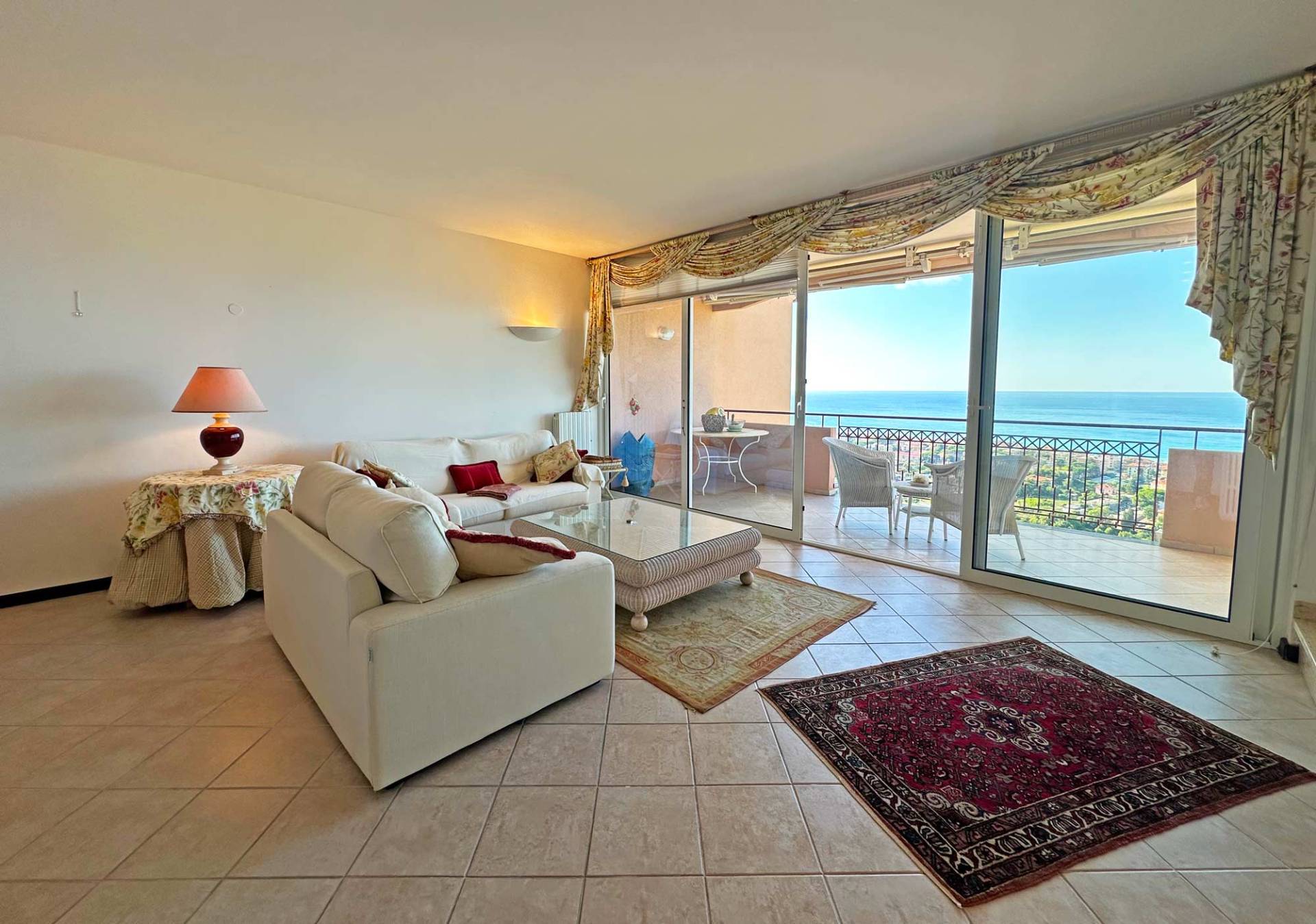 Vallecrosia exclusive top floor appartment for sale with terraces and stunning 180° sea views Vallecrosia exclusive top floor appartment for sale with terraces and stunning 180° sea views