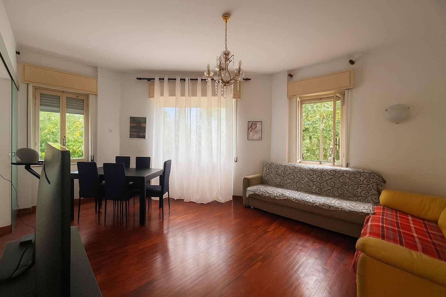 Spacious 2 bedroom apartment for sale in a central location in Ventimiglia, a short walk from the sea