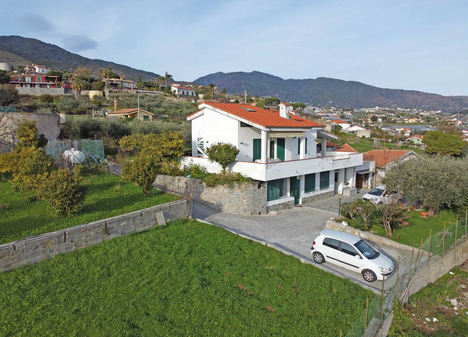Panoramic villa for sale in San Remo, with a splendid view of the sea