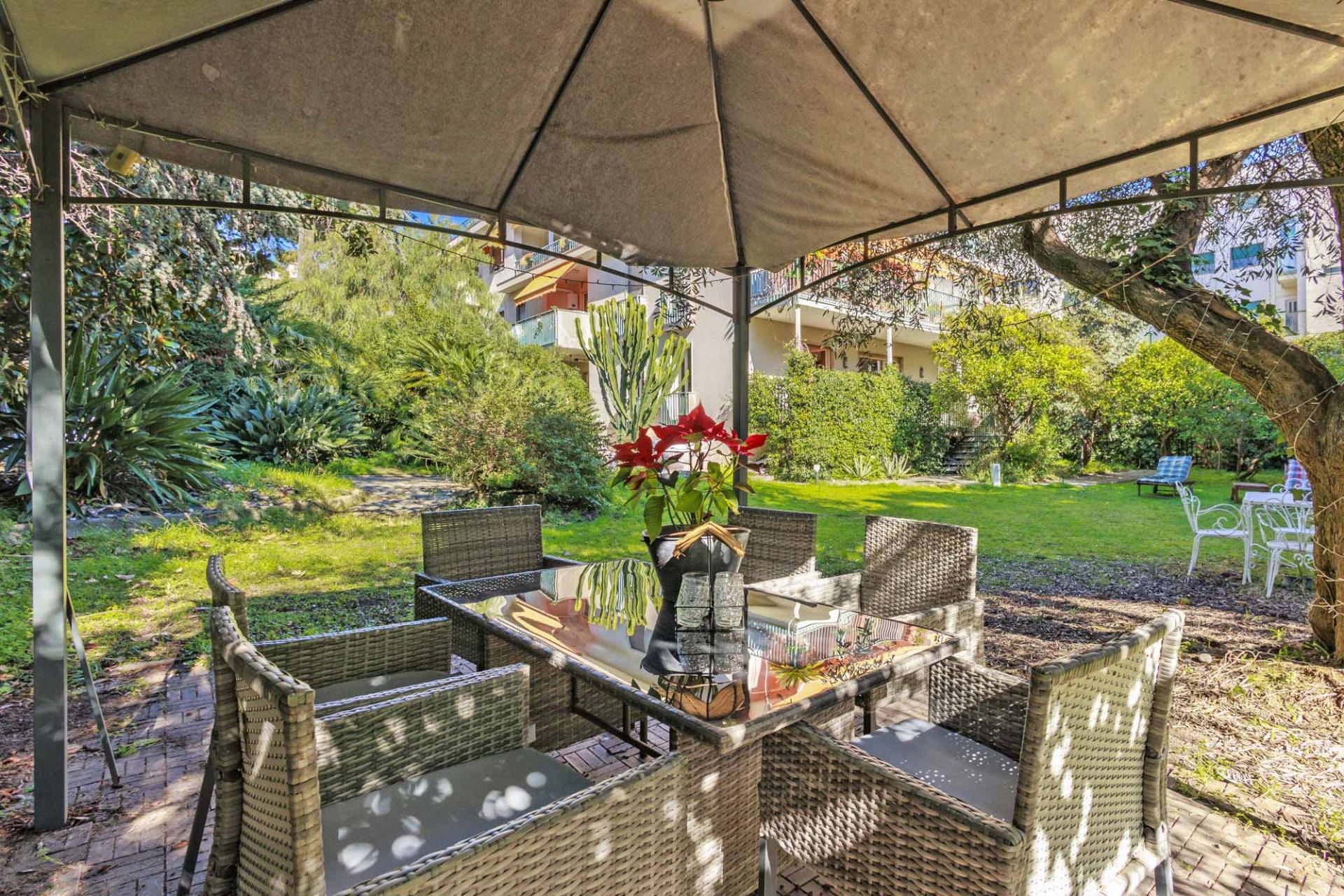 Elegant apartment for sale in San Remo with a large private garden, set in one of the city’s most sought after residential areas between the Aurelia road and the sea, within easy walking distance of Elegant apartment for sale in San Remo with a large private garden, set in one of the city’s most sought after residential areas between the Aurelia road and the sea, within easy walking distance of