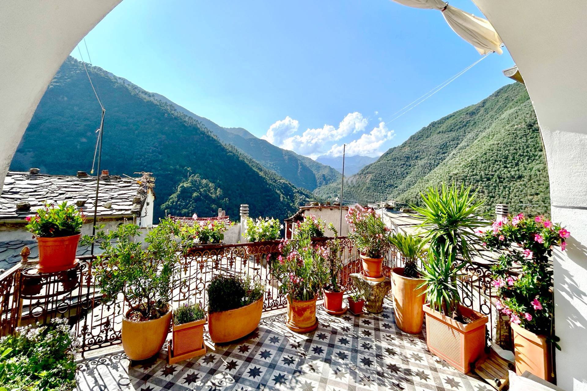 Elegant townhouse for sale in Montalto