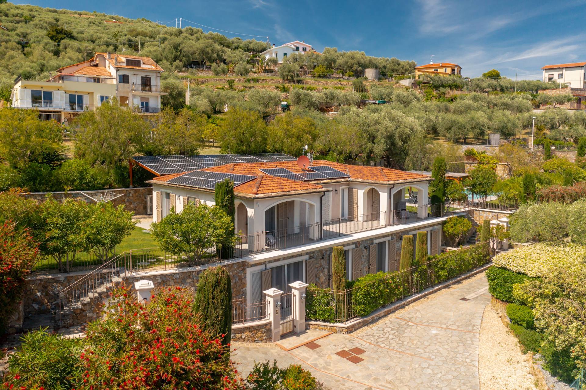 Luxury villa with pool for sale in Imperia, Italian Riviera