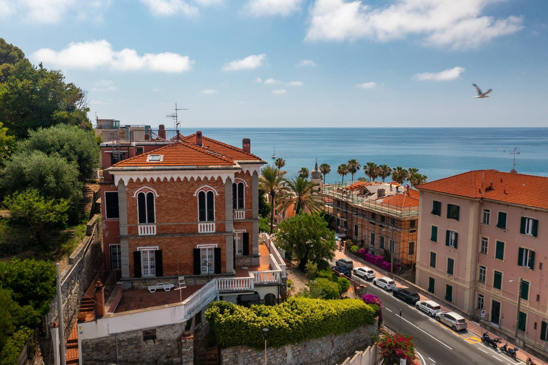 Historic apartment with private Garden and Sea views in the Heart of Imperia, Italian Riviera