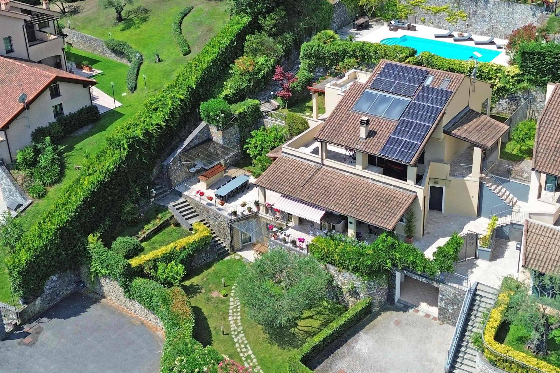 Villa with pool for Sale in the Garlenda Golf Club