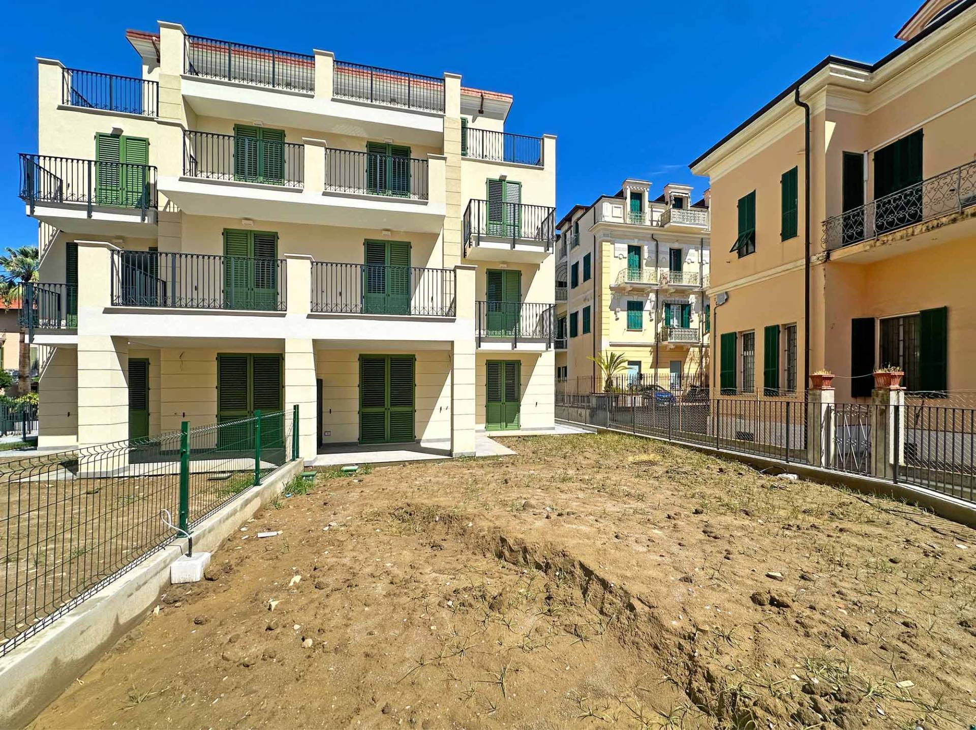 Villa Nouveau, Bordighera, central apartment for sale with private garden situated in a building under construction in energy class A4 Villa Nouveau, Bordighera, central apartment for sale with private garden situated in a building under construction in energy class A4