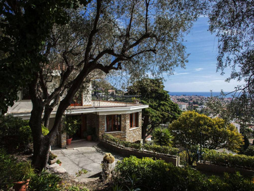 Villa for sale in Bordighera