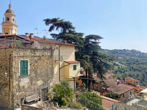 Porzione di casa in vendita a Vallebona (IM)