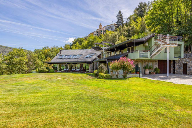 Villa in vendita a Borgomaro (IM)