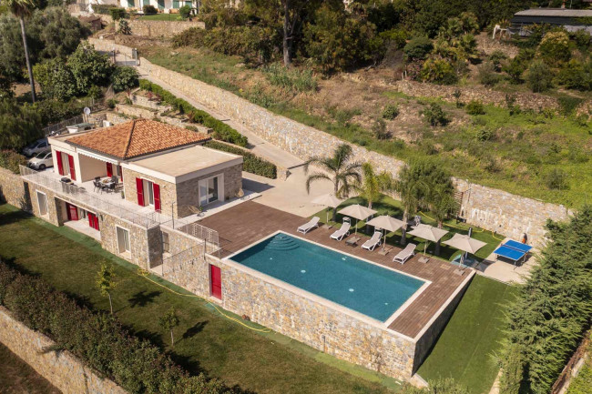 Villa in vendita a Bordighera (IM)